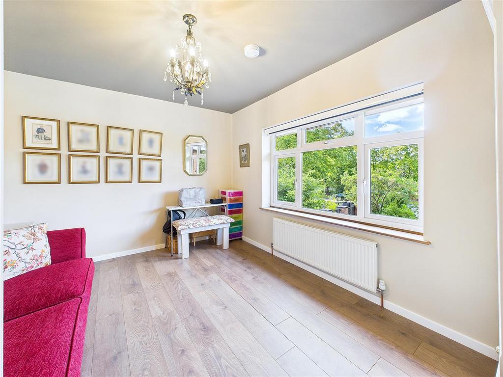 CAM04366 G0-PR0136-STILL030.jpg