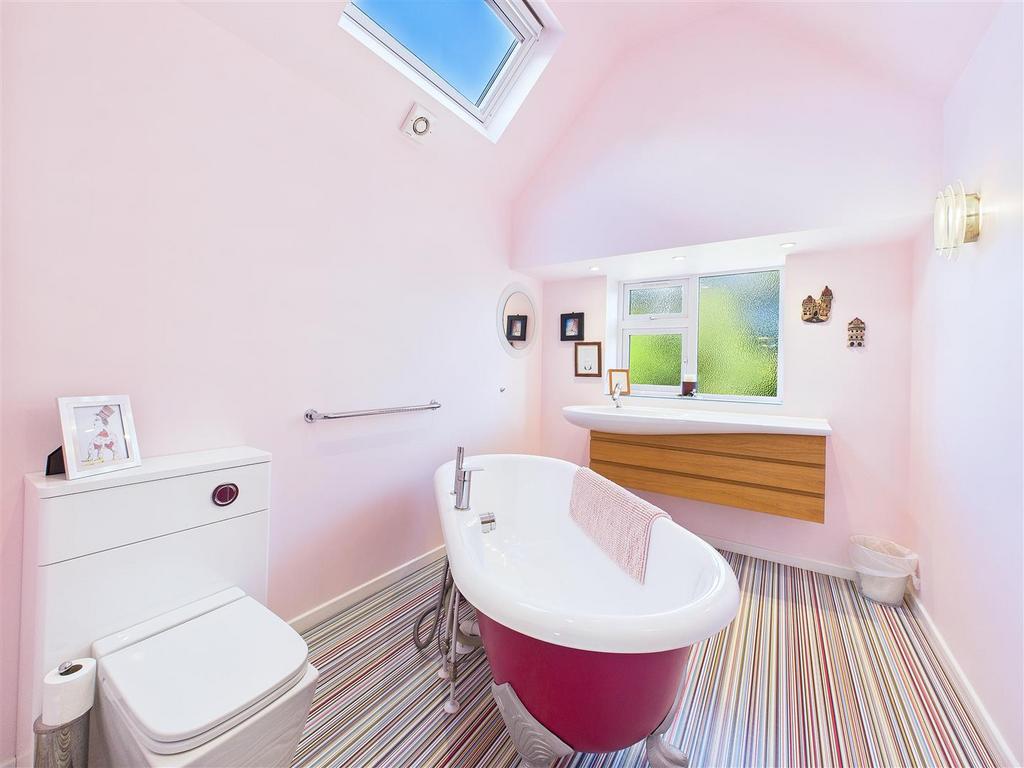 CAM04366 G0-PR0136-STILL044.jpg