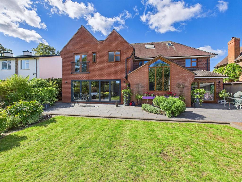 CAM04366 G0-PR0136-STILL016.jpg