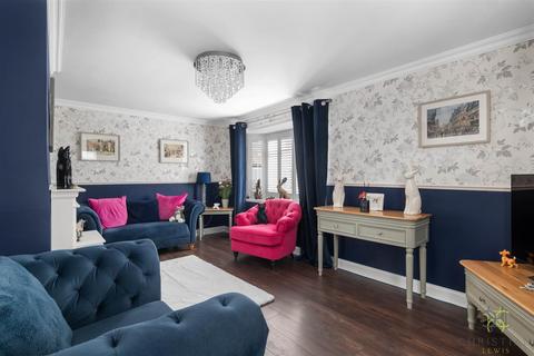 4 bedroom detached house for sale, Maple Close, Evesham WR11
