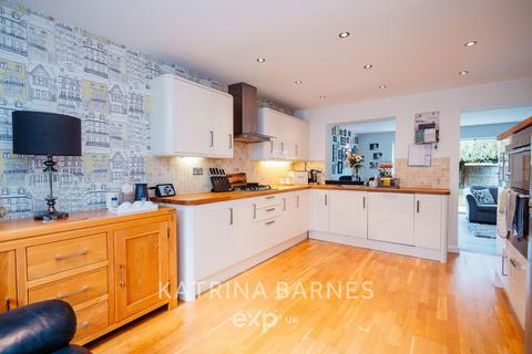 39 Derwent Way, Great Notley, Braintree, CM77 7UH