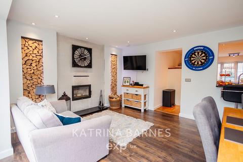39 Derwent Way, Great Notley, Braintree, CM77 7UH