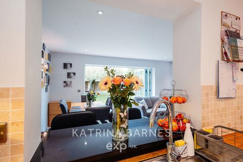39 Derwent Way, Great Notley, Braintree, CM77 7UH