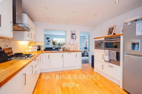 39 Derwent Way, Great Notley, Braintree, CM77 7UH
