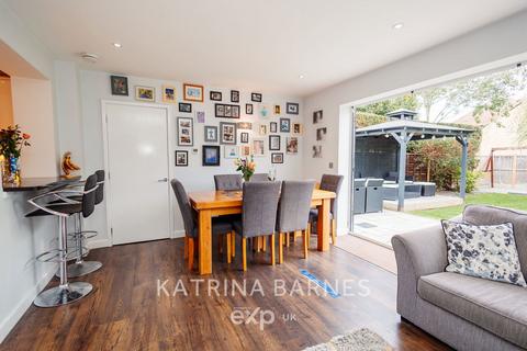 39 Derwent Way, Great Notley, Braintree, CM77 7UH