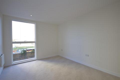 undefined, Pump House Crescent, Kew Bridge, TW8 0EF