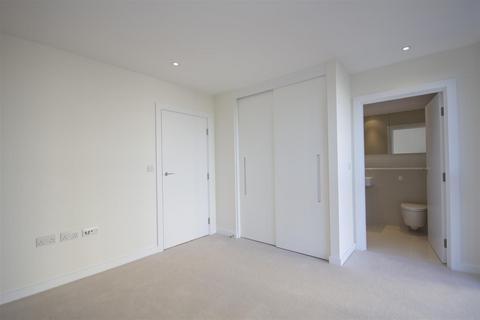 undefined, Pump House Crescent, Kew Bridge, TW8 0EF