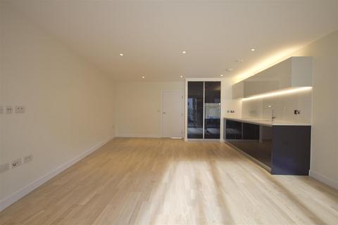 undefined, Pump House Crescent, Kew Bridge, TW8 0EF