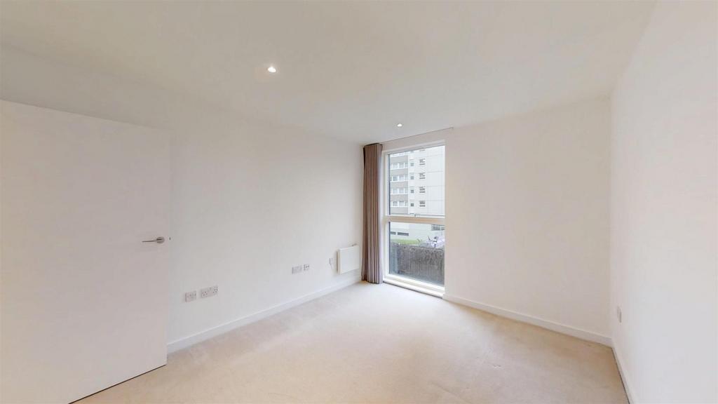 Francis-House-Kew-Bridge-West-12122025 105542.jpg