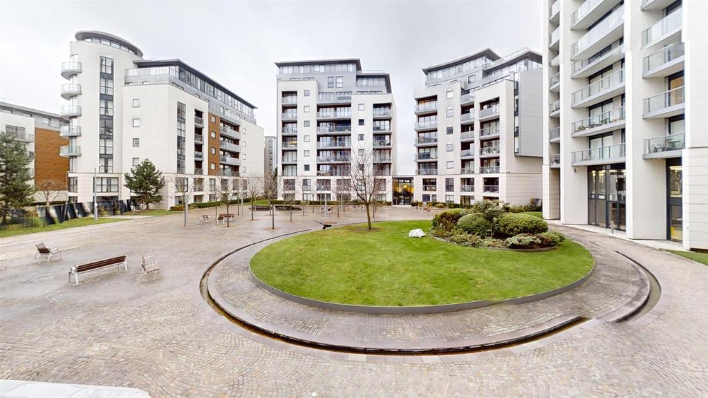 Francis-House-Kew-Bridge-West-Balcony.jpg