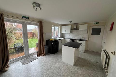 3 bedroom house to rent, Hednesford Road, Heath Hayes, Cannock
