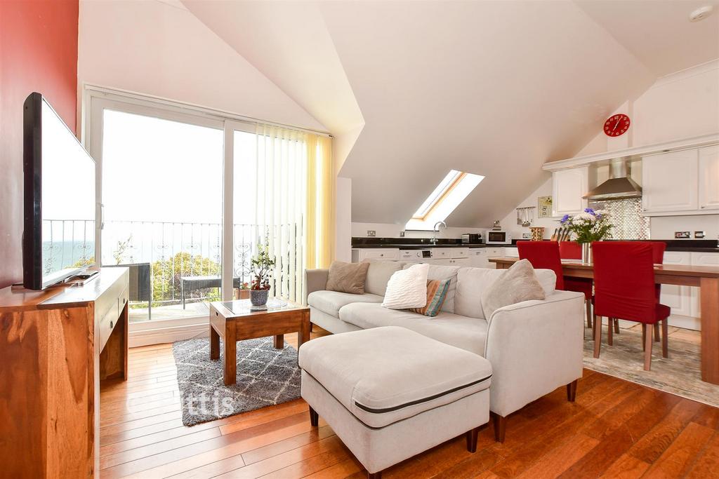 Kitchen/ Living Room