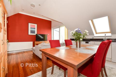 2 bedroom flat for sale, Luccombe Road, Shanklin, Isle of Wight