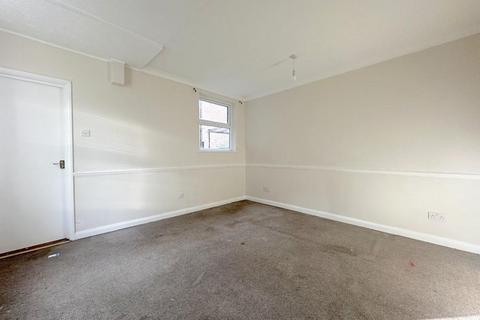 undefined, Tennyson Road, Luton, LU1 3RT