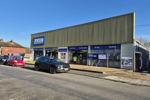 Showroom for sale, 79 Medina Av Newport PO30 1HG