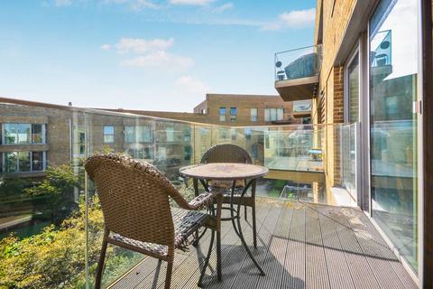 1 bedroom flat to rent, TYLER COURT, NEW PARAGON WALK, LONDON, SE17, Elephant and Castle, London, SE17