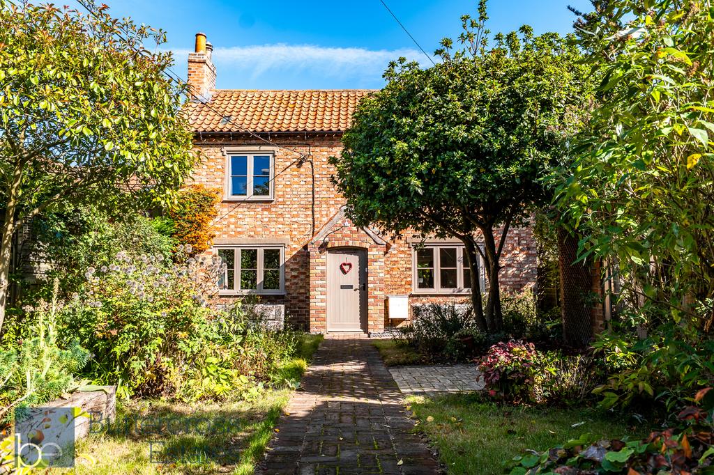 3 bedroom cottage for sale