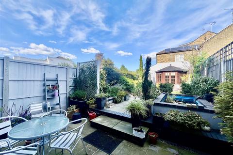 3 bedroom terraced house for sale, Glendale Gardens, Leigh-On-Sea