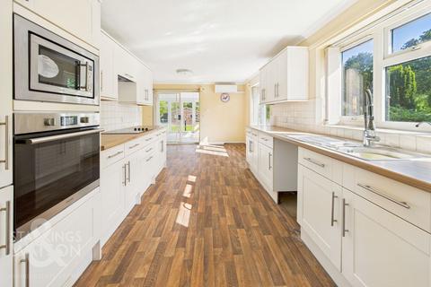 4 bedroom detached bungalow for sale, Station Road, Great Moulton, Norwich