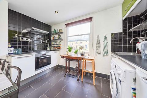 2 bedroom flat for sale, Sandmere Road, London SW4