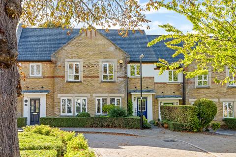 12 Grenadier Place, Caterham, CR3 5ZE