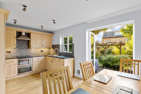 12 Grenadier Place, Caterham, CR3 5ZE