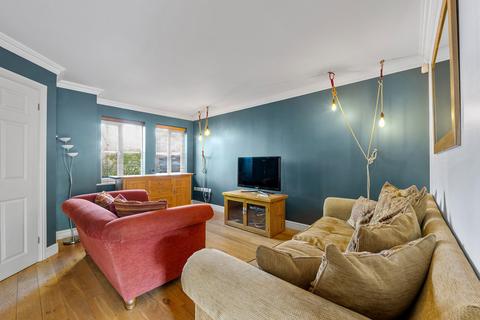 12 Grenadier Place, Caterham, CR3 5ZE