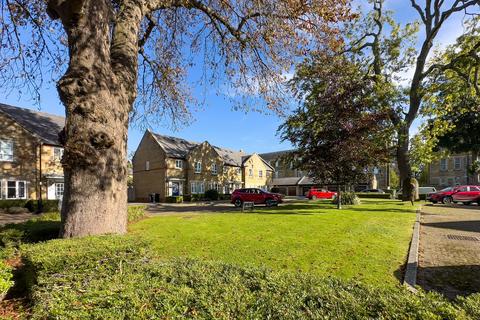 12 Grenadier Place, Caterham, CR3 5ZE