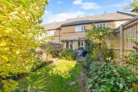 12 Grenadier Place, Caterham, CR3 5ZE
