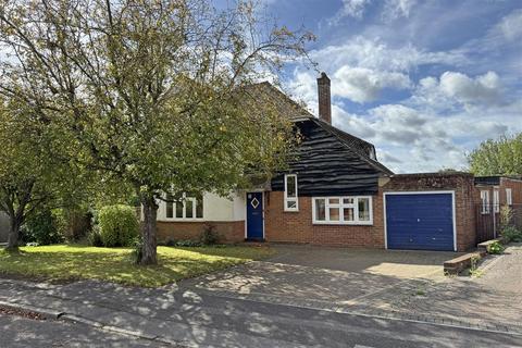 4 bedroom detached house for sale, Milford * No Onward Chain*