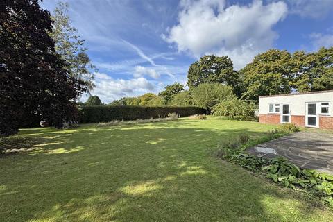 4 bedroom detached house for sale, Milford * No Onward Chain*