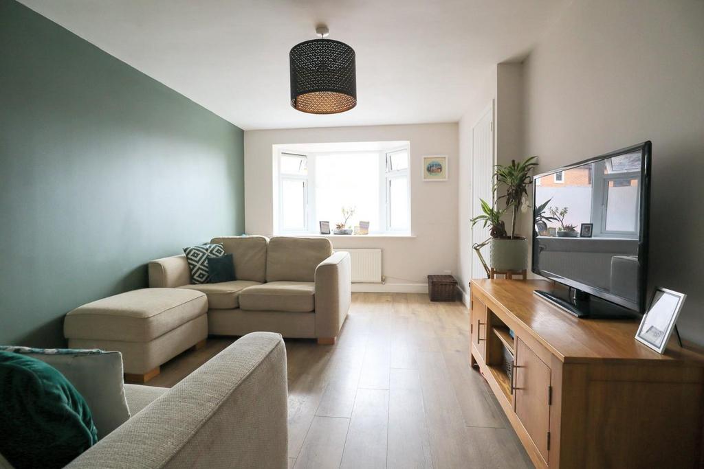 Living room (3).jpg
