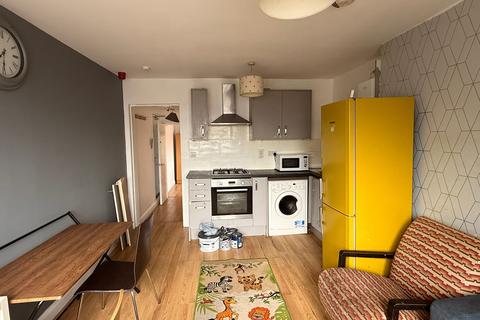 undefined, Queensway, Bletchley MK2