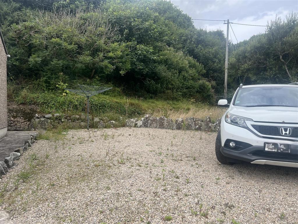 Garden & Parking