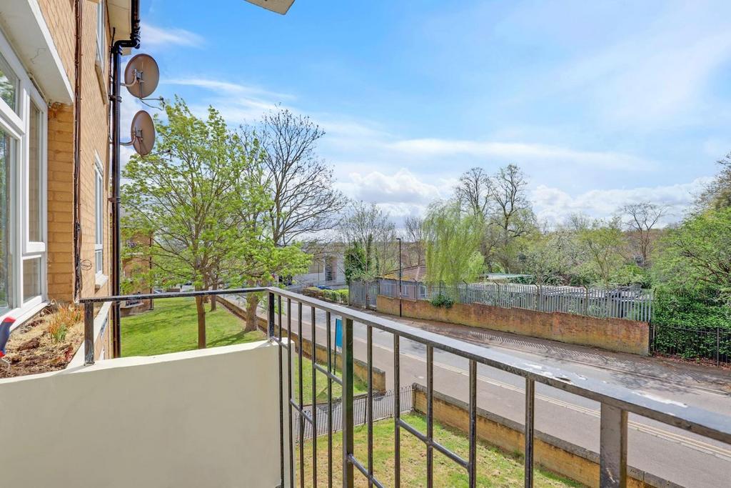 14-c04f JHProp World - Flat 4 Richmond House - 40-me