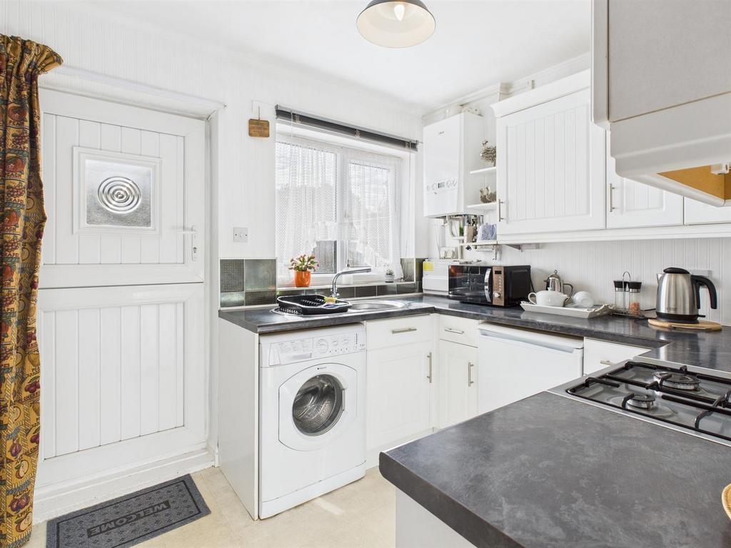Kitchen: