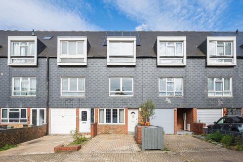 27 Ludwick Mews, London, SE14 6NF