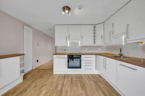 27 Ludwick Mews, London, SE14 6NF