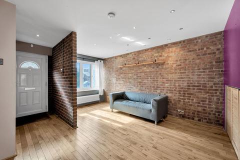 27 Ludwick Mews, London, SE14 6NF