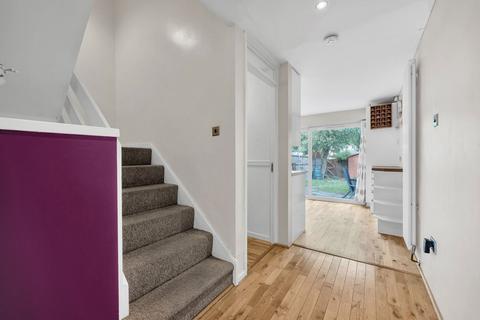 27 Ludwick Mews, London, SE14 6NF