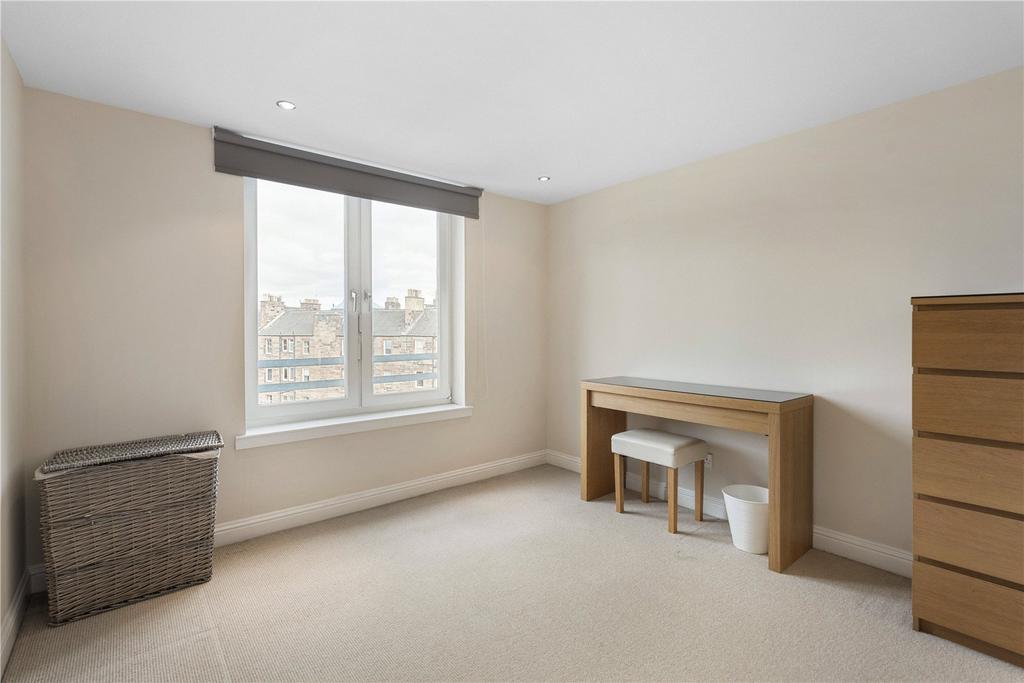 Hermand Crescent 21