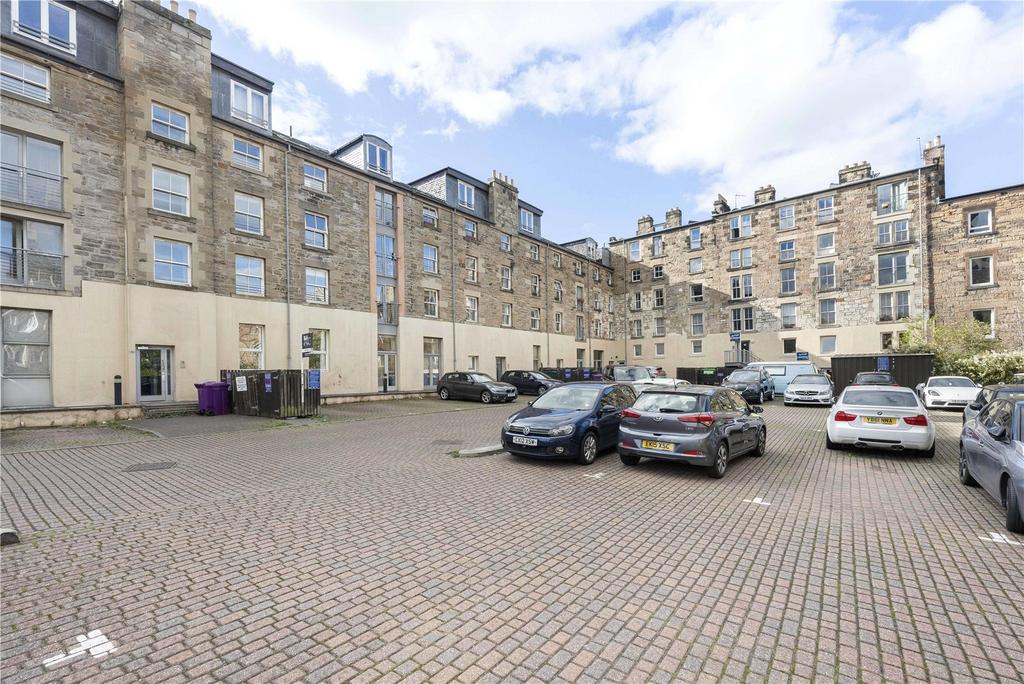 Hermand Crescent 40