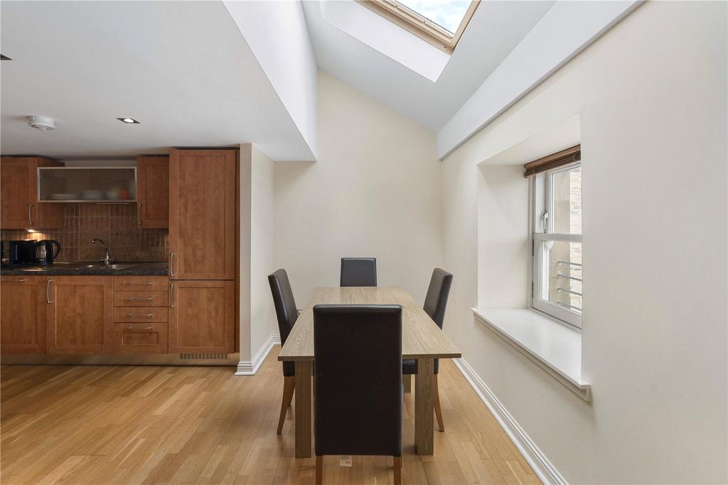 Hermand Crescent 8