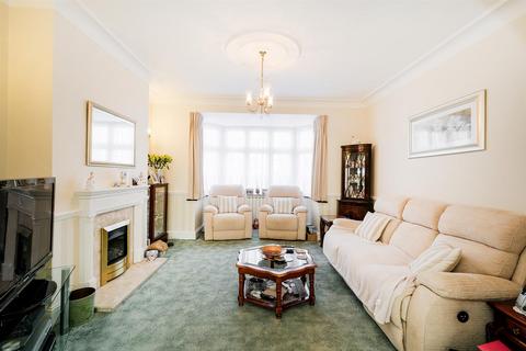 3 bedroom terraced house for sale, Normanshire Drive, Chingford
