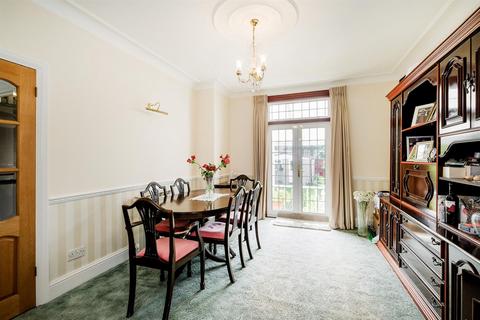 3 bedroom terraced house for sale, Normanshire Drive, Chingford