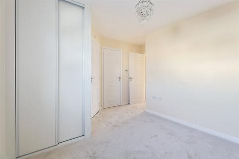 3 bedroom end of terrace house for sale, Vincent Gardens, Dorking, Surrey, RH4