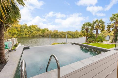 undefined, Park Avenue, Wraysbury, Staines-upon-Thames, Berkshire, TW19