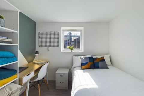1 bedroom in a house share to rent, Haydn Avenue, Manchester M14