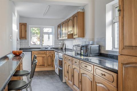 3 Beryl Grove, Bristol, BS14 9EB