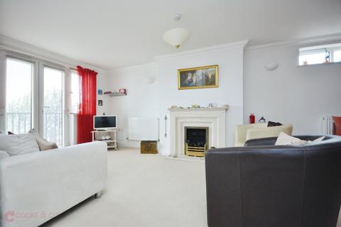 2 bedroom flat for sale, Kingsgate Avenue, Broadstairs